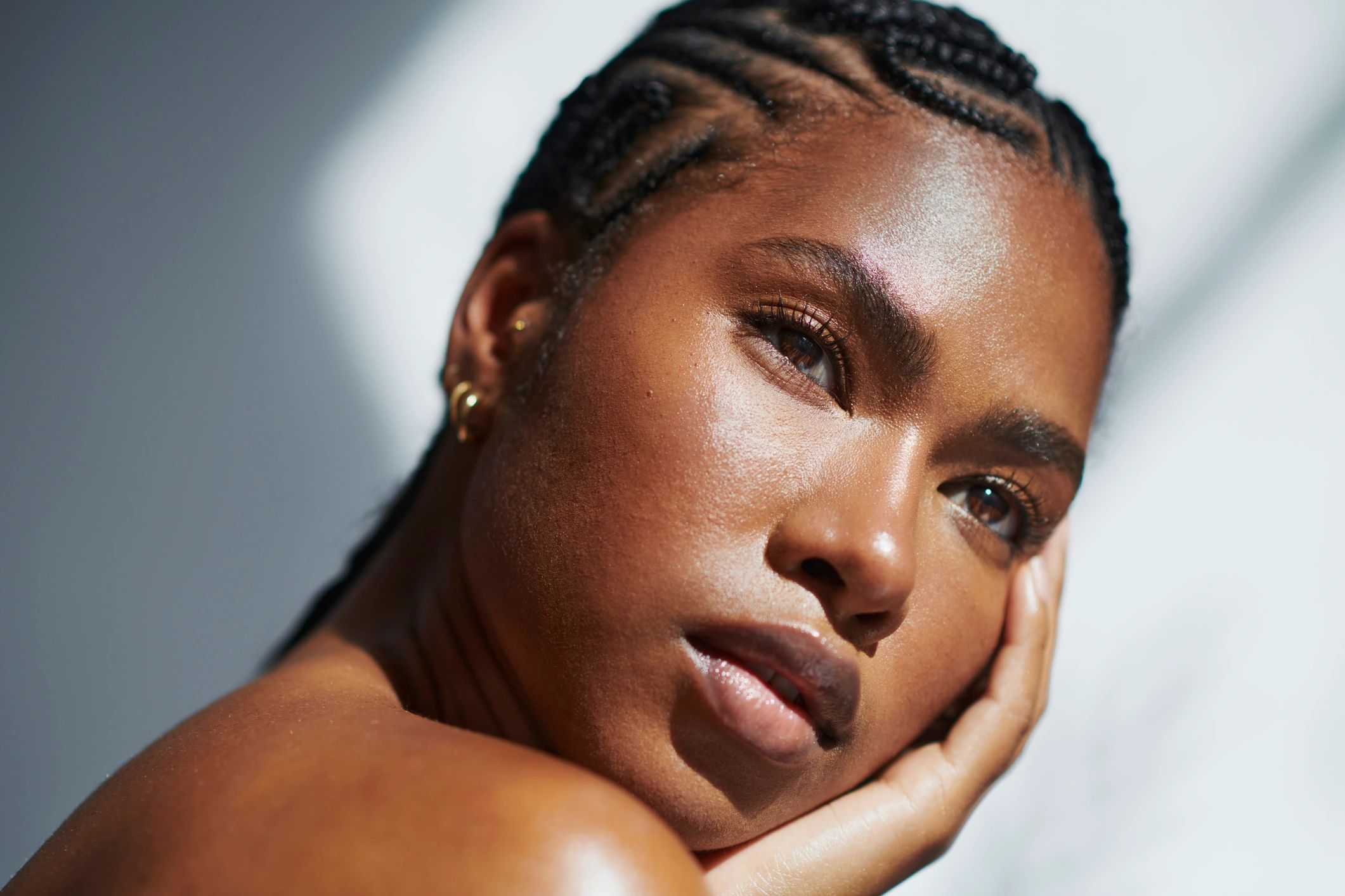 Woman with glowing skin for skincare in your 30s